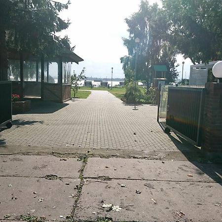 Houseboat Arka 1 - Domki Na Wodzie, Rower Wodny, Wifi, Parking Mielno  Extérieur photo