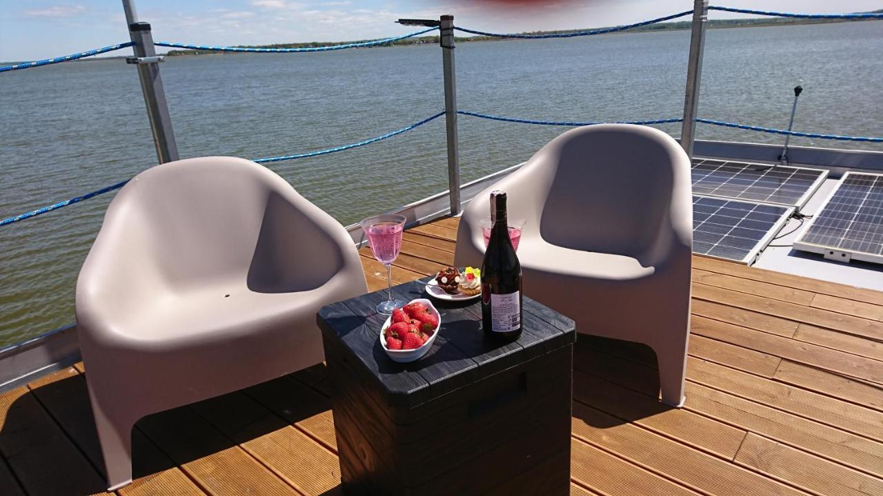 Houseboat Arka 1 - Domki Na Wodzie, Rower Wodny, Wifi, Parking Mielno  Extérieur photo